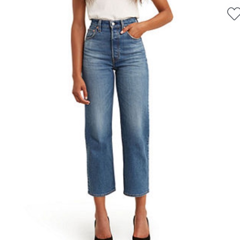 NWT Levi’s Ribcage straight ankle medium wash 27